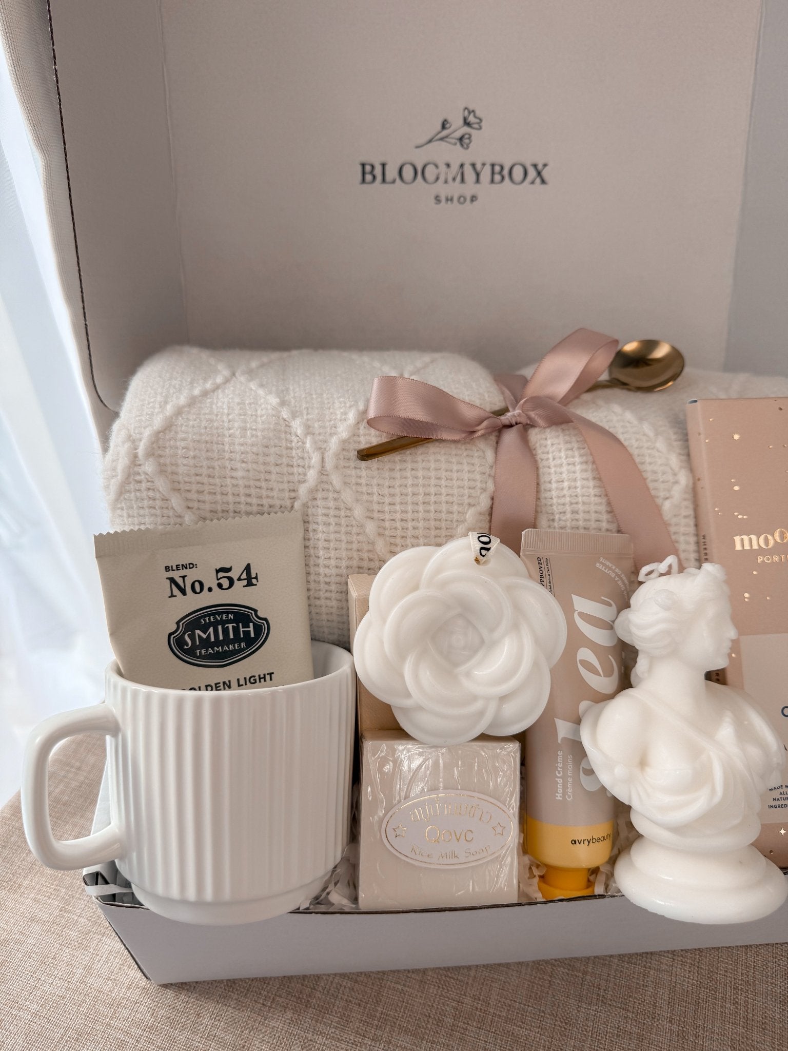 Luxury Care Package, Pink Self Care Gift Box, Cozy Gift for Her, Relaxation Spa Box, Aesthetic Gift Basket, Birthday Gift for Women - BloomyBoxShop
