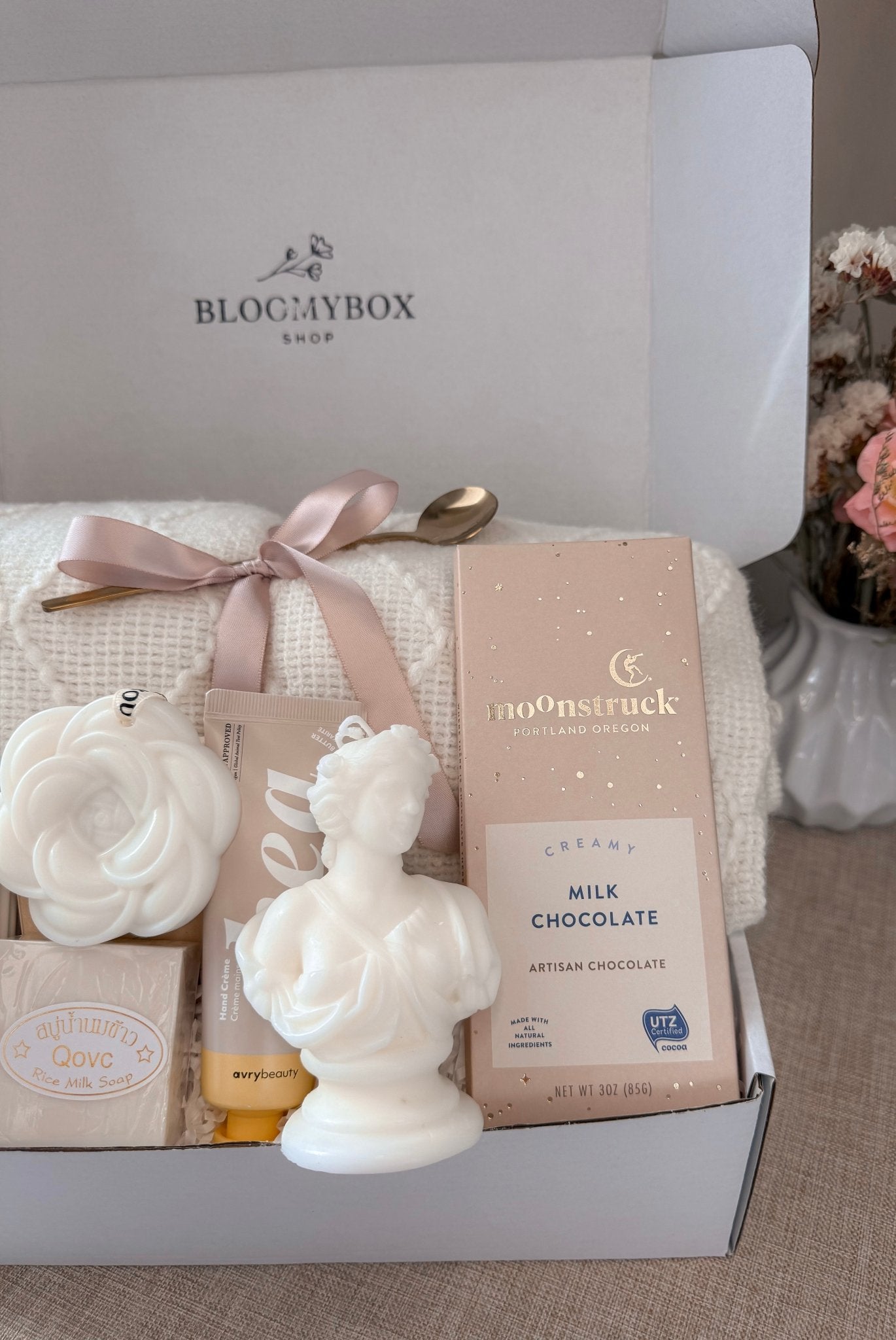 Luxury Care Package, Pink Self Care Gift Box, Cozy Gift for Her, Relaxation Spa Box, Aesthetic Gift Basket, Birthday Gift for Women - BloomyBoxShop