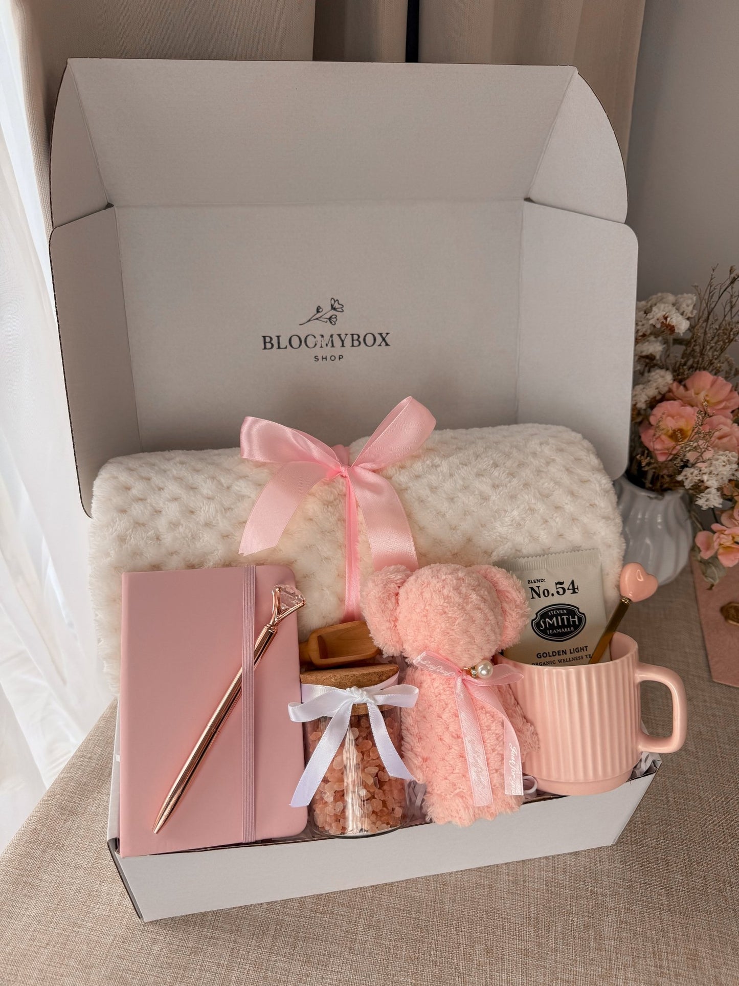 Pink Aesthetic Box,Peach Self Care Gift Box, Cozy Spa Gift Basket, Relaxation Gift for Her, Birthday Gift for Women - BloomyBoxShop