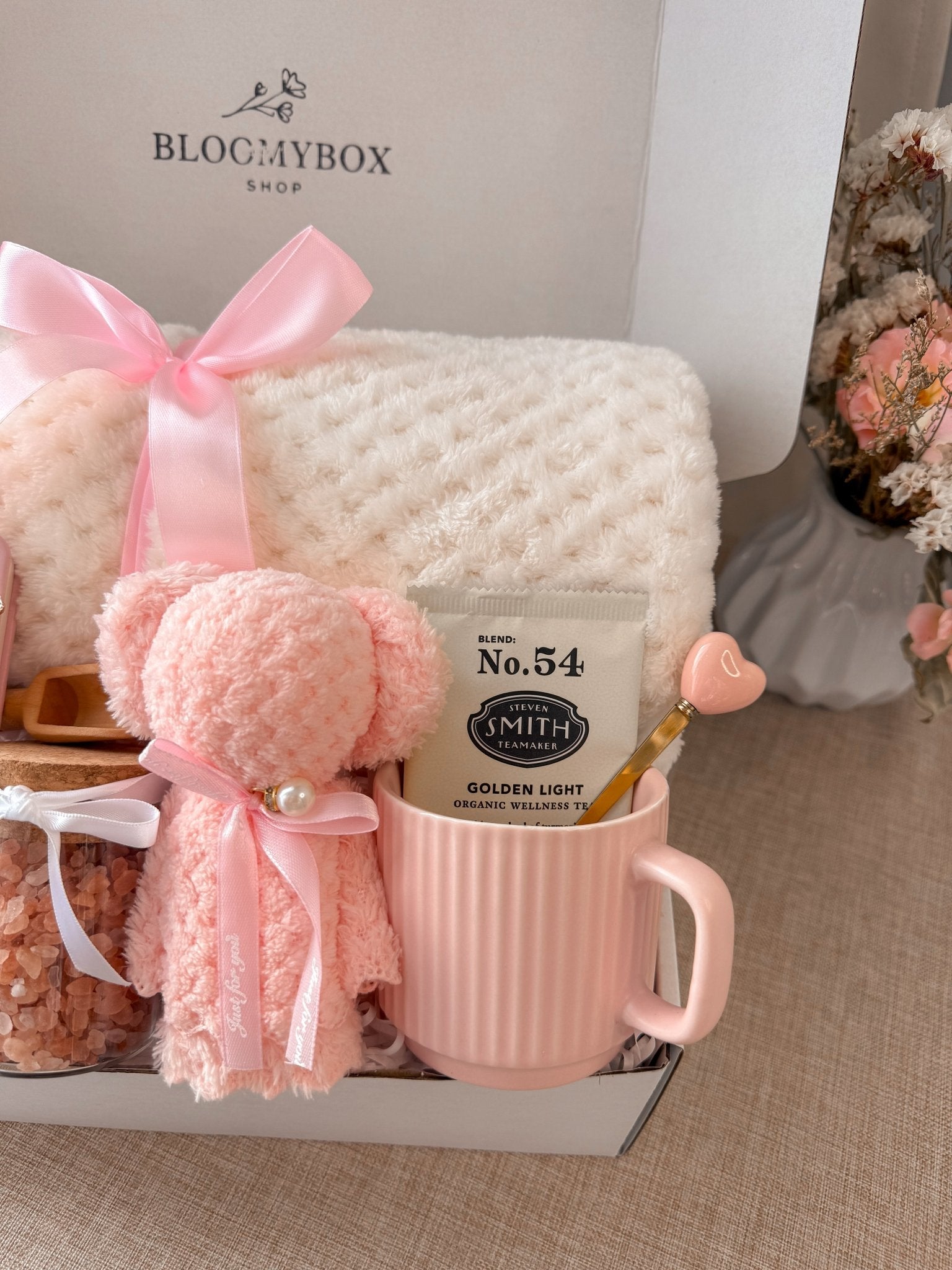 Pink Aesthetic Box,Peach Self Care Gift Box, Cozy Spa Gift Basket, Relaxation Gift for Her, Birthday Gift for Women - BloomyBoxShop