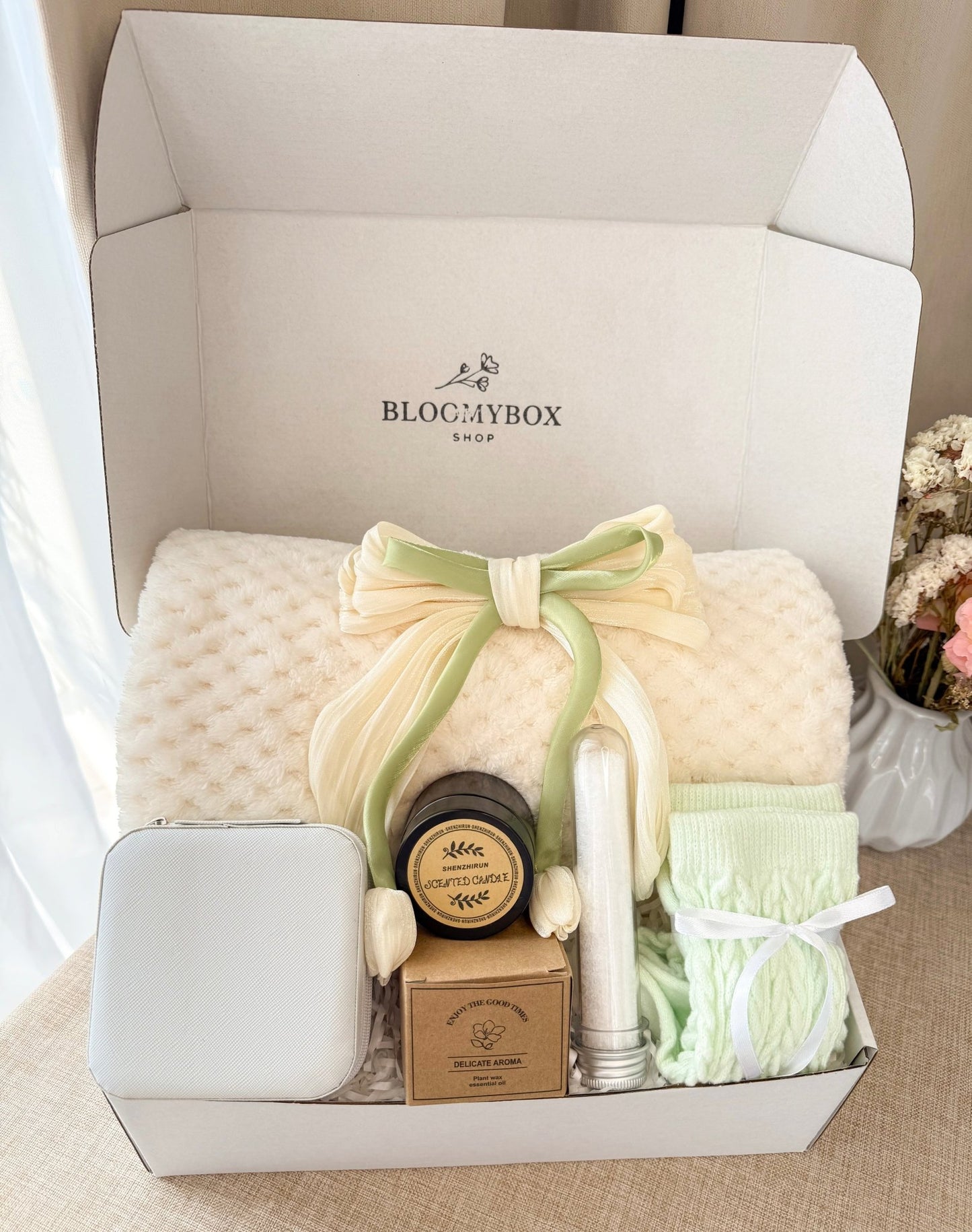Self Care Gift Box for Women, Relaxation Gift Box, Cozy Spa Box, Aesthetic Gift for Her, Sage Green Gift Box, Birthday Gift - BloomyBoxShop